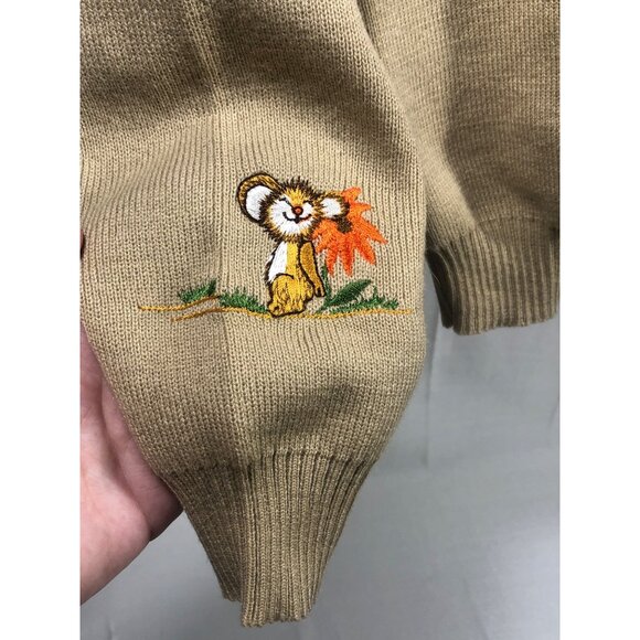 Vintage JC Penny’s Sweater With Embroidered Raccoon & Mouse Design Beige V-Neck - Picture 3 of 14